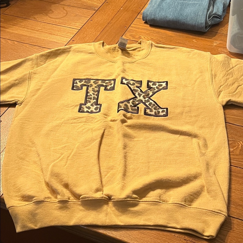 Gildan Mustard Heavy Blend Sweatshirt